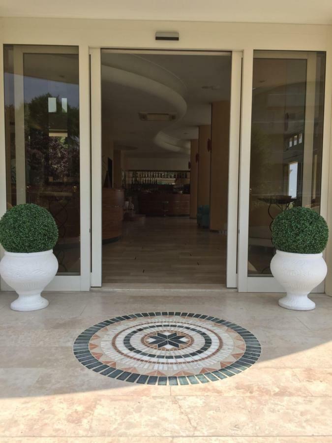 Hotel La Rosa Cattolica Eksteriør billede